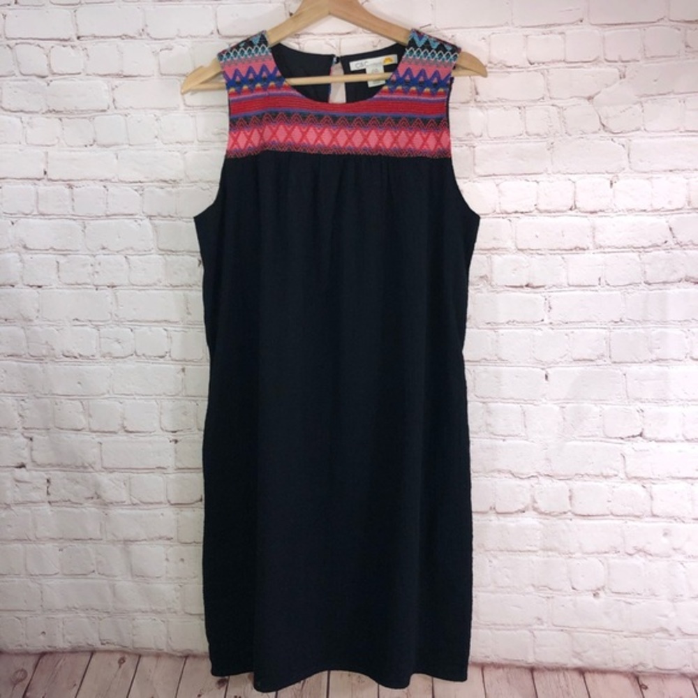Black Zig-Zag Sleeveless‎ Shift Dress